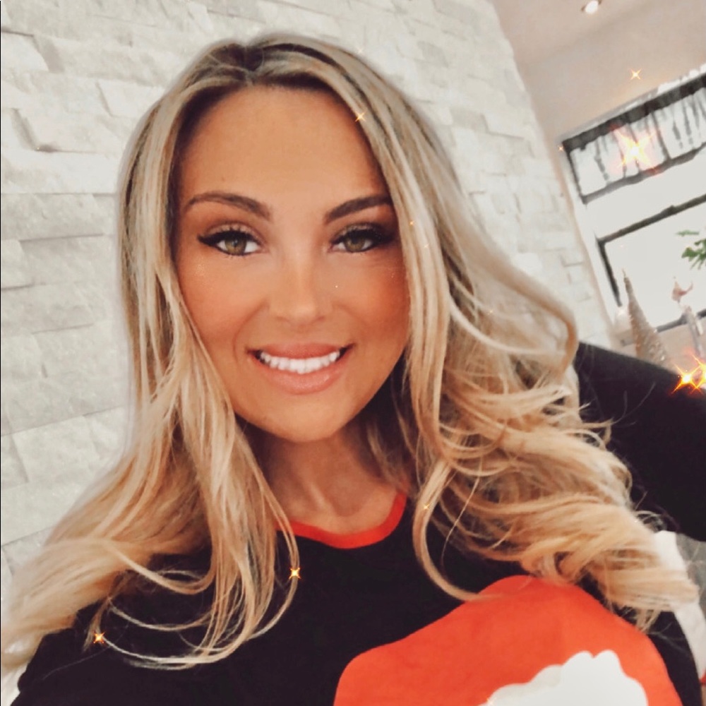 Meet your Posher, Alycia